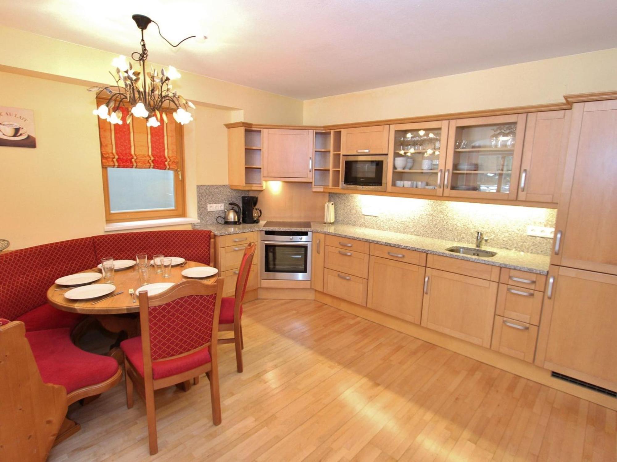 Large Chalet Apartment In Saalbach Hinterglemm Eksteriør bilde